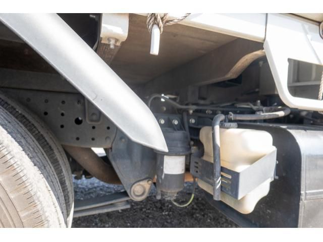 MITSUBISHI CANTER 2016