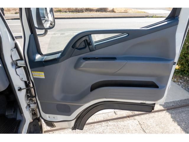 MITSUBISHI CANTER 2016