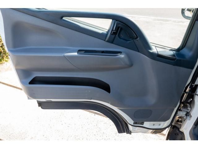 MITSUBISHI CANTER 2016