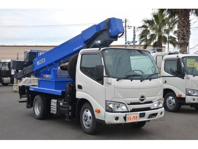 HINO DUTRO 2024