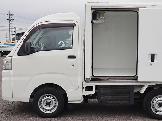 DAIHATSU HIJET truck 2015