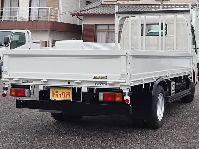 TOYOTA DYNA 2022
