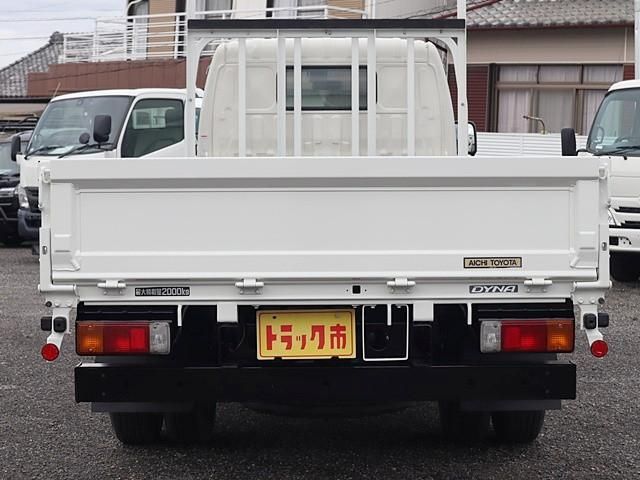 TOYOTA DYNA 2022