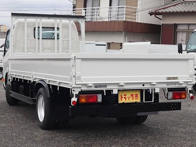TOYOTA DYNA 2022