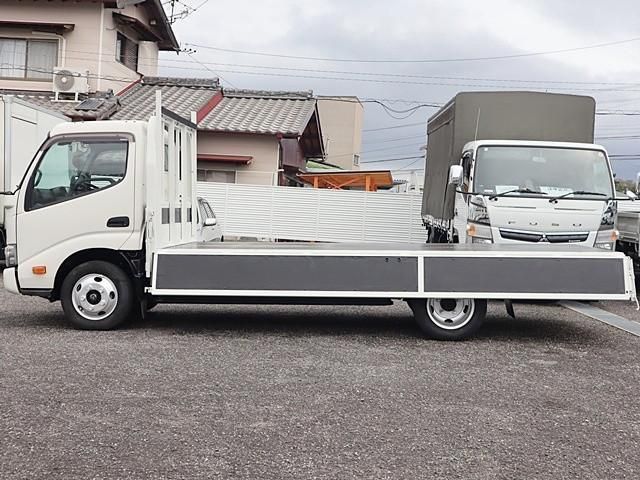 TOYOTA DYNA 2022