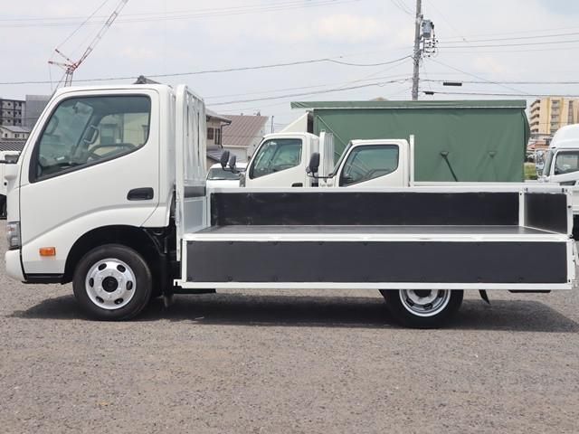 TOYOTA DYNA 2023