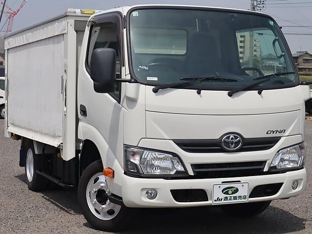 TOYOTA DYNA 2019