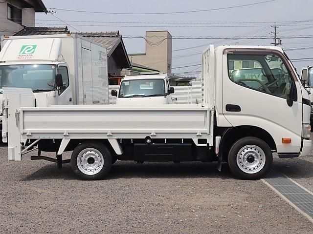 TOYOTA DYNA 2012