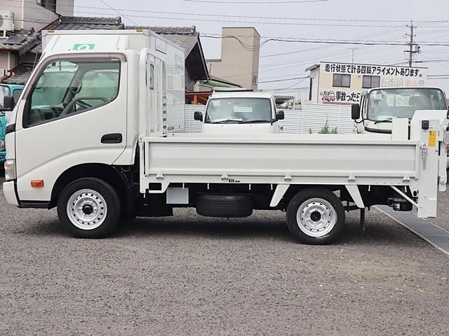 TOYOTA DYNA 2012