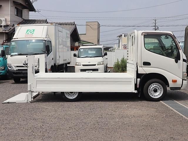 TOYOTA DYNA 2012