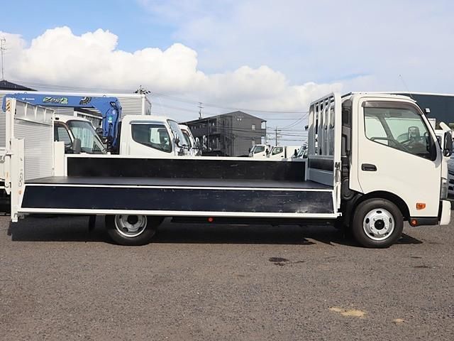 HINO DUTRO 2021