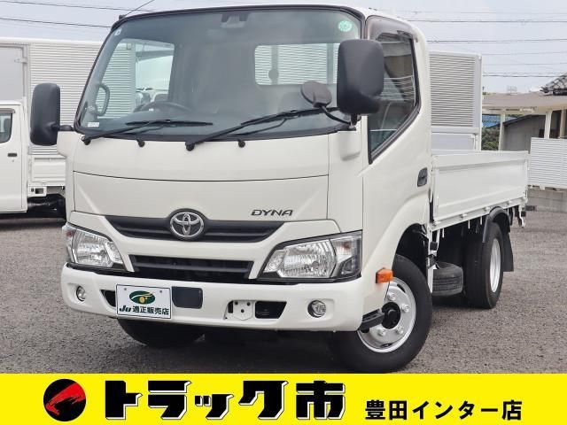 TOYOTA DYNA 2017