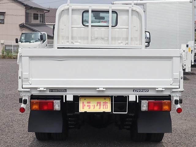 TOYOTA DYNA 2017