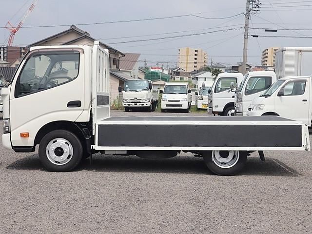 TOYOTA DYNA 2017
