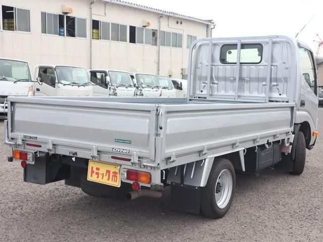 TOYOTA DYNA 2022