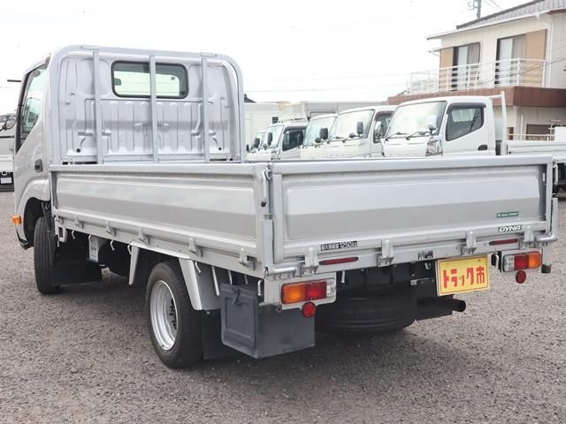 TOYOTA DYNA 2022