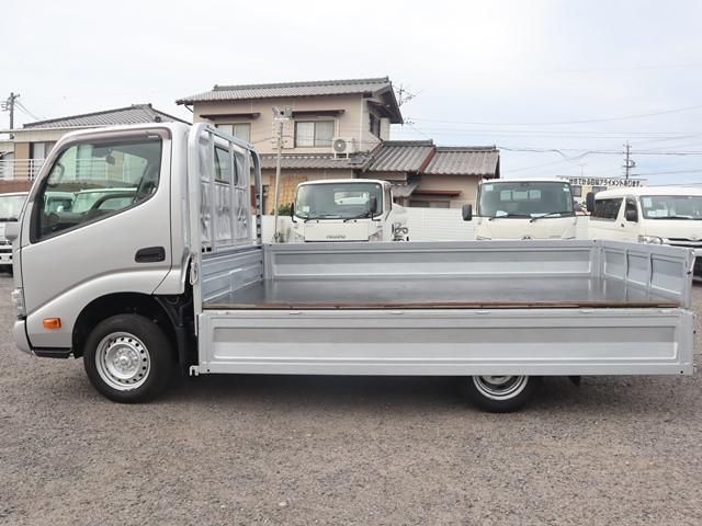 TOYOTA DYNA 2022