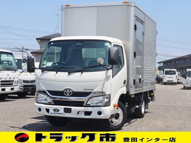 TOYOTA DYNA 2019