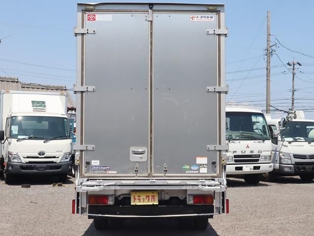TOYOTA DYNA 2019