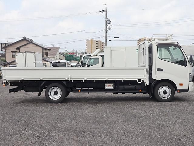 TOYOTA DYNA 2020