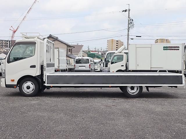 TOYOTA DYNA 2020