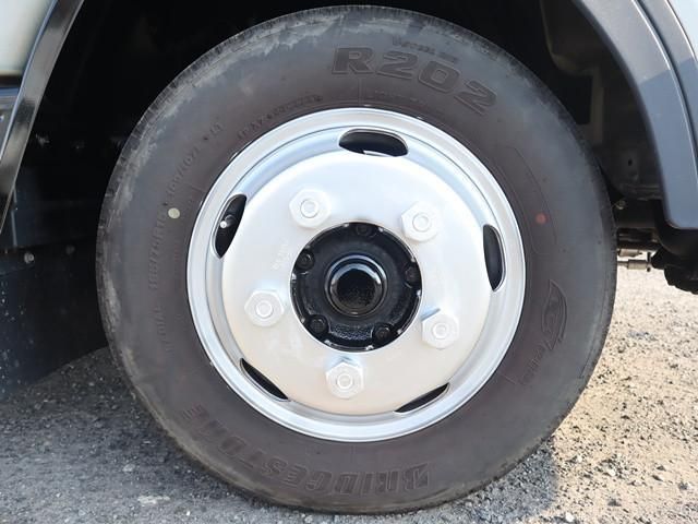 MITSUBISHI CANTER 2021