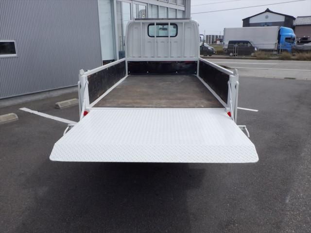 MITSUBISHI CANTER 2016