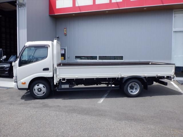 HINO DUTRO 2023