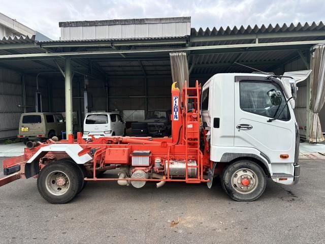 MITSUBISHI FUSOU FIGHTER 2016