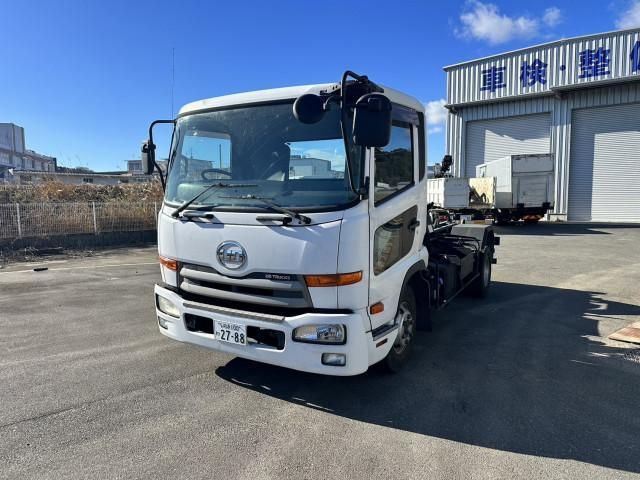 NISSAN DIESEL CONDOR 2012