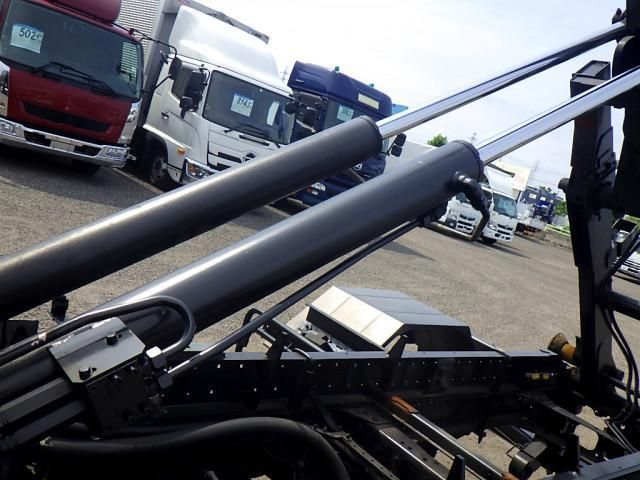 MITSUBISHI FUSOU FIGHTER 2017