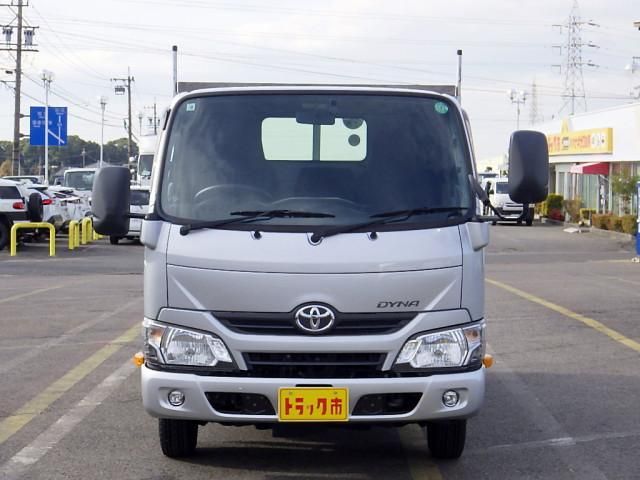 TOYOTA DYNA 2018