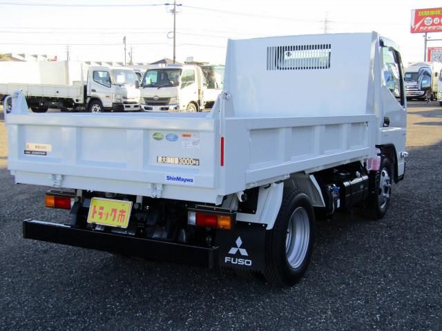 MITSUBISHI CANTER 2024
