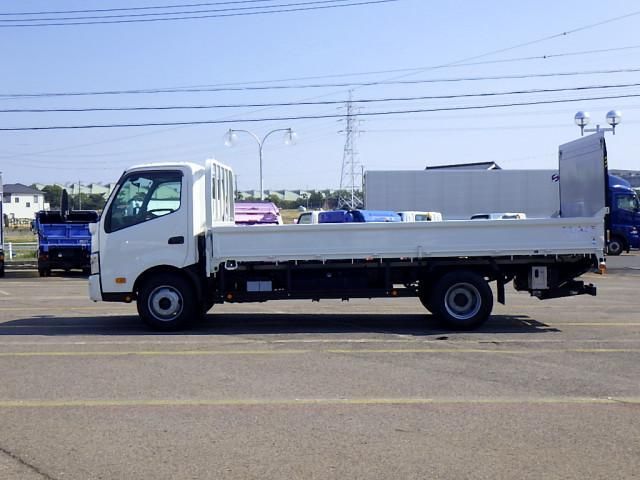 HINO DUTRO 2024