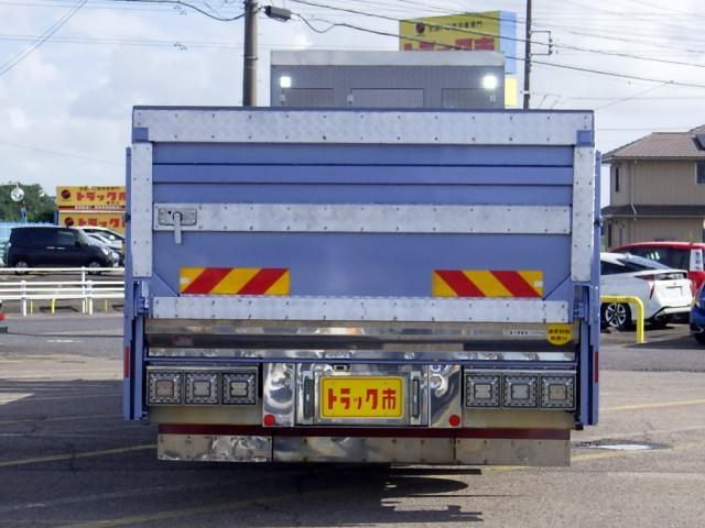 MITSUBISHI FUSOU SUPER GREAT 2017