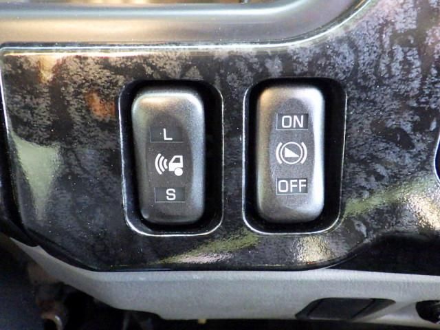 MITSUBISHI FUSOU SUPER GREAT 2017