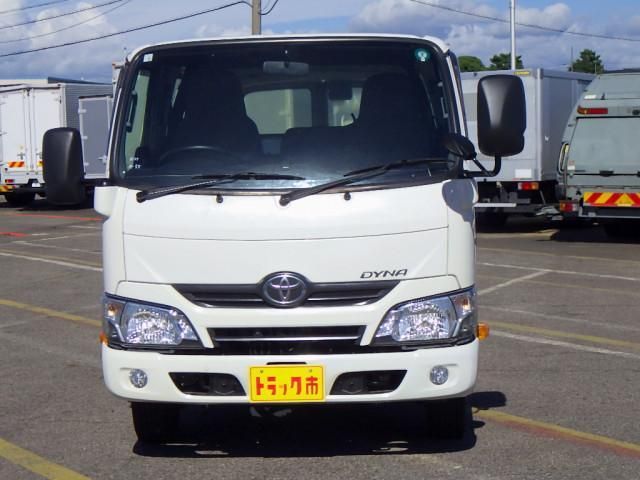 TOYOTA DYNA 2020