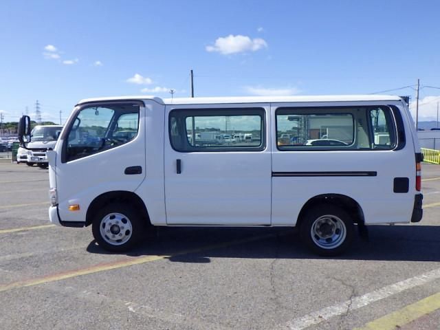 TOYOTA DYNA 2020
