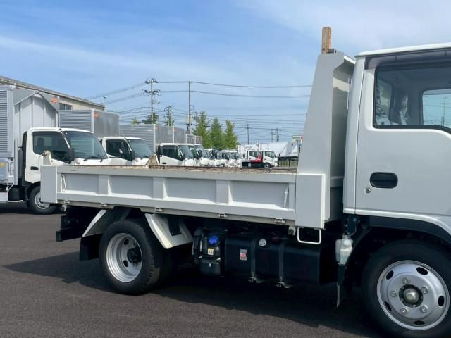 ISUZU ELF 2022