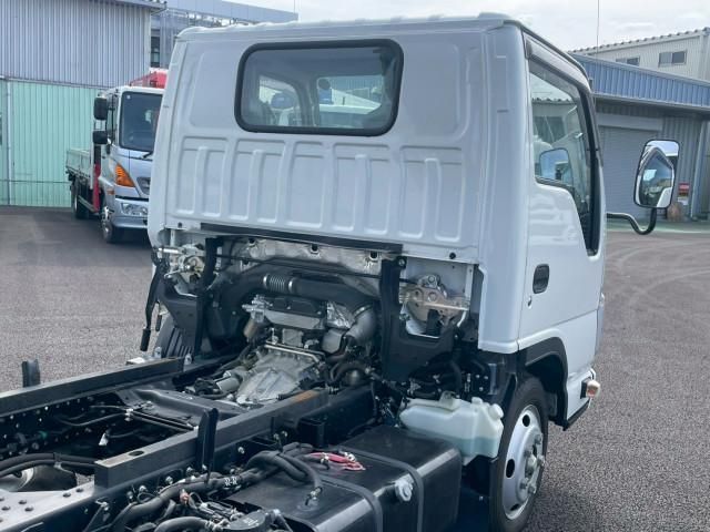 ISUZU ELF 2022