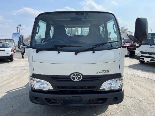 TOYOTA DYNA 2018