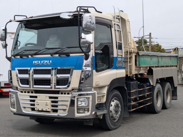 ISUZU GIGA 2015