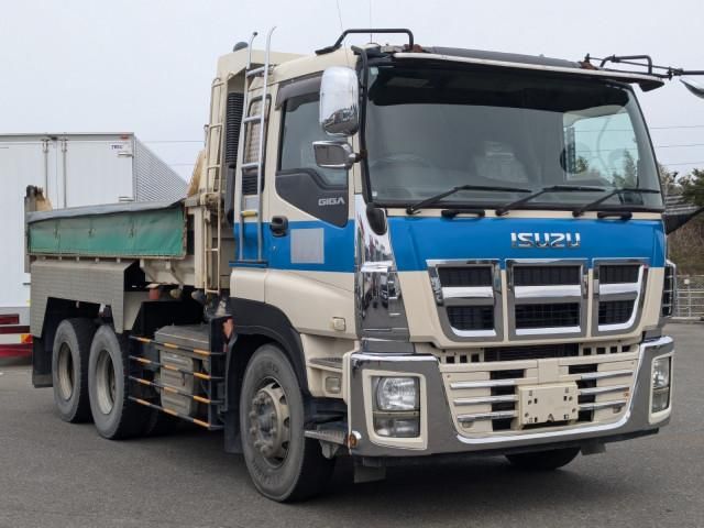 ISUZU GIGA 2015