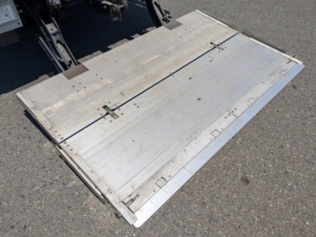 MITSUBISHI CANTER 2016