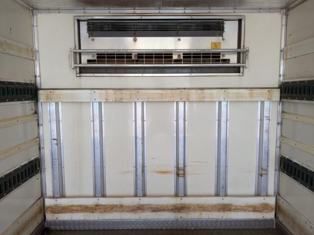 MITSUBISHI CANTER 2016