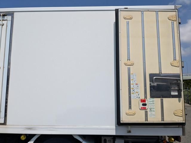 MITSUBISHI CANTER 2016