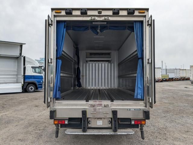 MITSUBISHI CANTER 2016