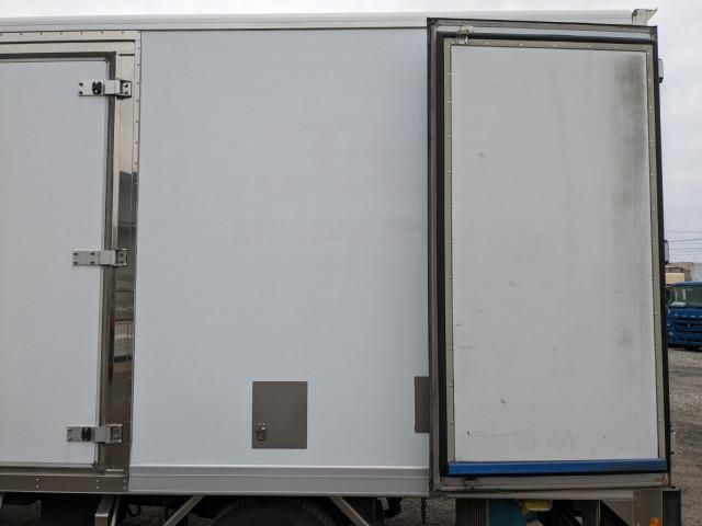 MITSUBISHI CANTER 2016