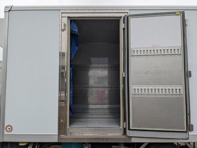 MITSUBISHI CANTER 2016