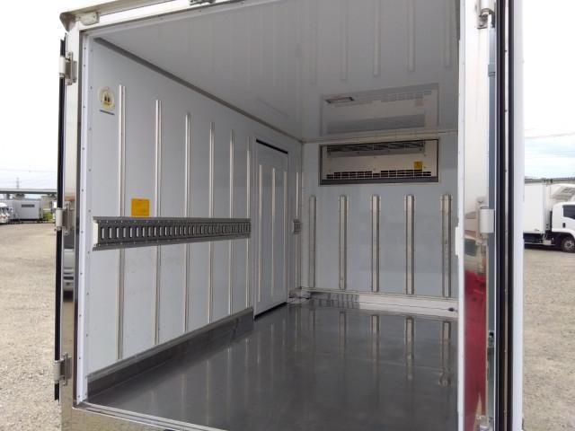 MITSUBISHI CANTER 2024